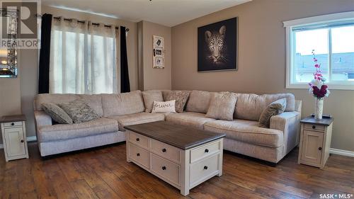 10207 Ross Crescent, North Battleford, SK - Indoor Photo Showing Living Room