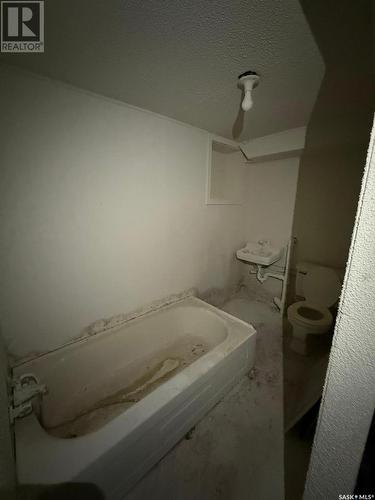 2248 Osler Street, Regina, SK - Indoor Photo Showing Bathroom