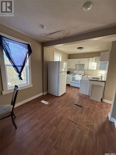 2248 Osler Street, Regina, SK - Indoor Photo Showing Kitchen