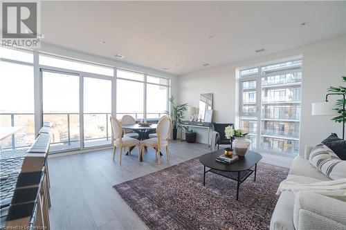 15 Glebe Street Unit# 1301, Cambridge, ON - Indoor Photo Showing Living Room