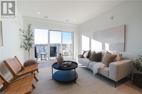 15 Glebe Street Unit# 1312, Cambridge, ON - Indoor Photo Showing Living Room