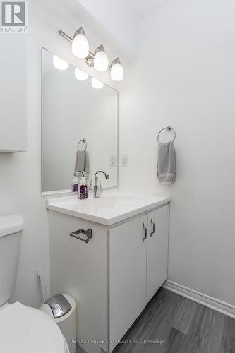 209 - 440 Wellington Street, St. Thomas, ON - Indoor Photo Showing Bathroom