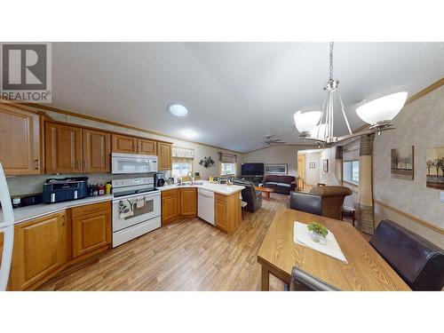 50 380 Westland Road, Quesnel, BC - Indoor Photo Showing Kitchen