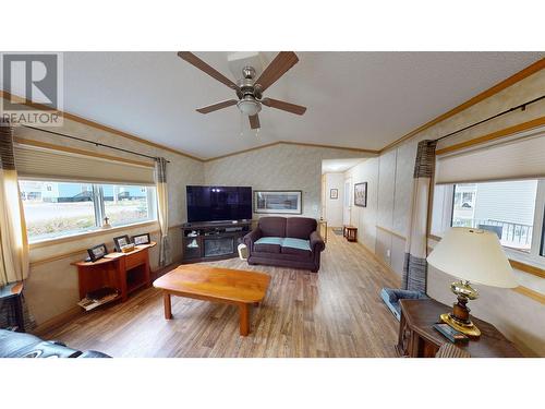 50 380 Westland Road, Quesnel, BC - Indoor Photo Showing Living Room