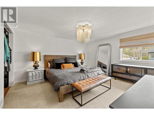 878 Hammer Avenue, Kelowna, BC - Indoor Photo Showing Bedroom