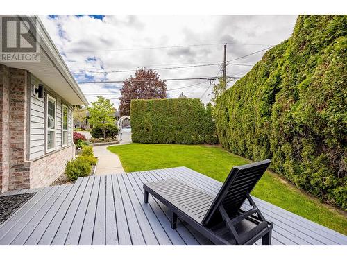 878 Hammer Avenue, Kelowna, BC - Outdoor With Deck Patio Veranda