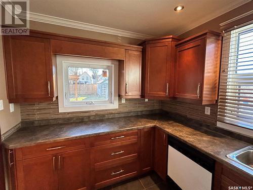 26 2Nd Avenue Se, Weyburn, SK - Indoor Photo Showing Kitchen