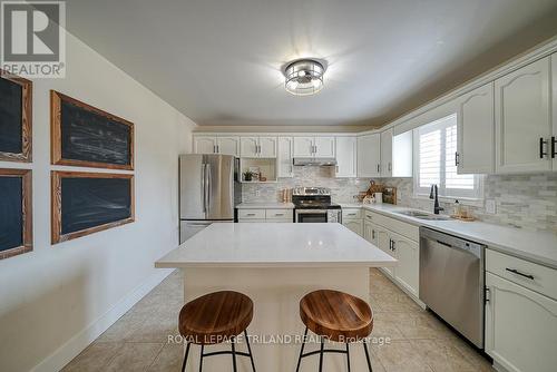 21 Oriole Crescent, Woodstock, ON - Indoor Photo Showing Kitchen With Double Sink