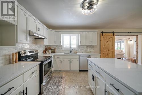 21 Oriole Crescent, Woodstock, ON - Indoor Photo Showing Kitchen With Double Sink