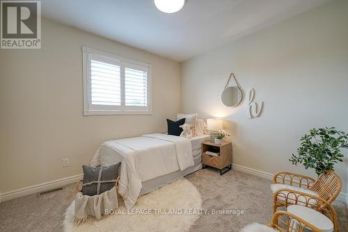 21 Oriole Crescent, Woodstock, ON - Indoor Photo Showing Bedroom