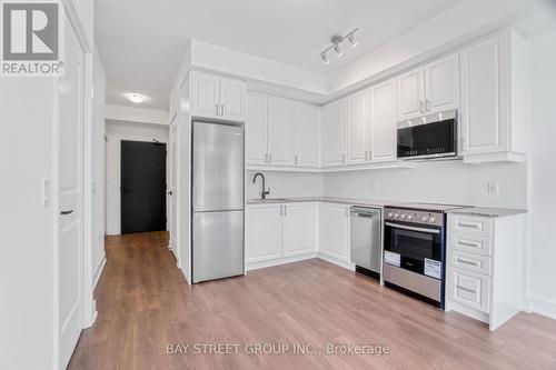 536 - 2343 Khalsa Gate, Oakville, ON - Indoor Photo Showing Kitchen With Stainless Steel Kitchen