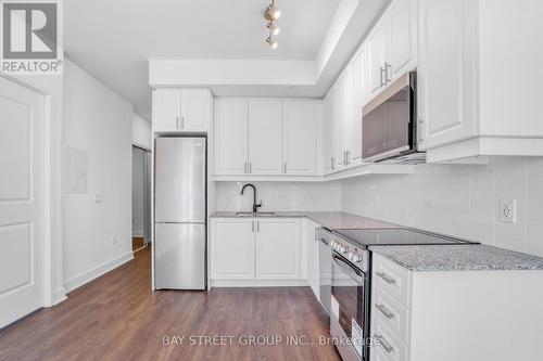 536 - 2343 Khalsa Gate, Oakville, ON - Indoor Photo Showing Kitchen With Stainless Steel Kitchen