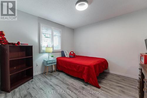 270 Rowntree Drive, Hamilton, ON - Indoor Photo Showing Bedroom