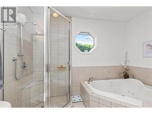 885 Stevenson Road, West Kelowna, BC - Indoor Photo Showing Bathroom