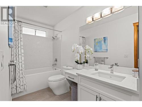 885 Stevenson Road, West Kelowna, BC - Indoor Photo Showing Bathroom