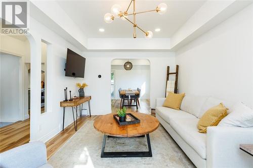 186 Maria Street, Sarnia, ON - Indoor Photo Showing Living Room