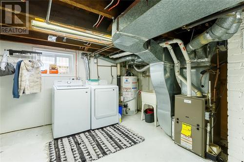 186 Maria Street, Sarnia, ON - Indoor Photo Showing Laundry Room