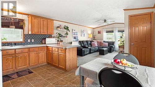 16 Cedar Crescent Unit# 109, Mcgregor, ON - Indoor Photo Showing Kitchen