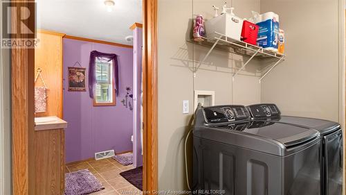 16 Cedar Crescent Unit# 109, Mcgregor, ON - Indoor Photo Showing Laundry Room