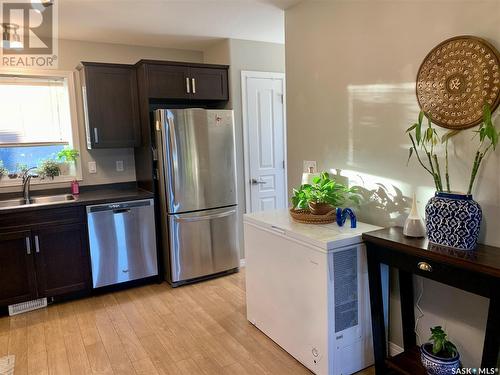 218 Veltkamp Lane, Saskatoon, SK - Indoor Photo Showing Kitchen