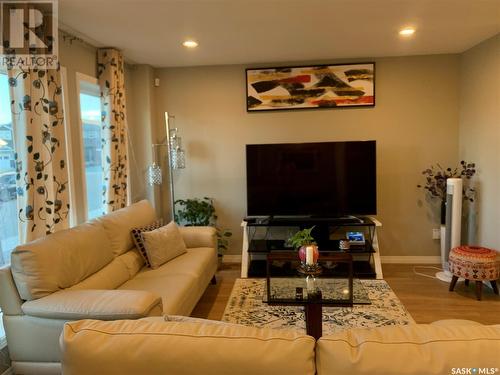 218 Veltkamp Lane, Saskatoon, SK - Indoor Photo Showing Living Room