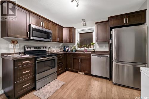 218 Veltkamp Lane, Saskatoon, SK - Indoor Photo Showing Kitchen