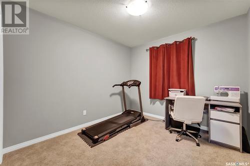 218 Veltkamp Lane, Saskatoon, SK - Indoor Photo Showing Gym Room