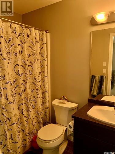 218 Veltkamp Lane, Saskatoon, SK - Indoor Photo Showing Bathroom