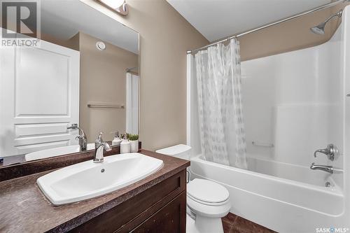 218 Veltkamp Lane, Saskatoon, SK - Indoor Photo Showing Bathroom