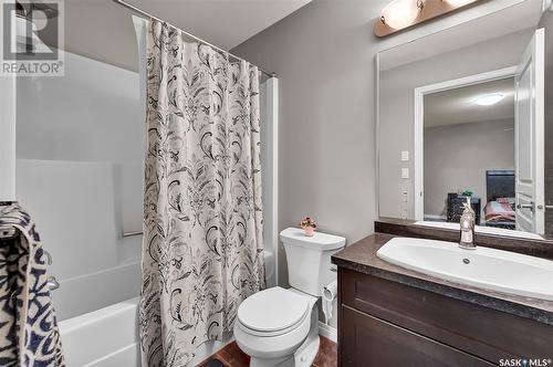 218 Veltkamp Lane, Saskatoon, SK - Indoor Photo Showing Bathroom