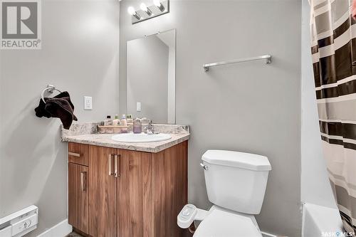 218 Veltkamp Lane, Saskatoon, SK - Indoor Photo Showing Bathroom