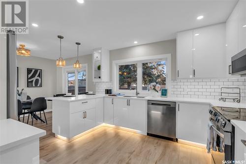 422 Crean Lane, Saskatoon, SK - Indoor Photo Showing Kitchen With Stainless Steel Kitchen With Upgraded Kitchen