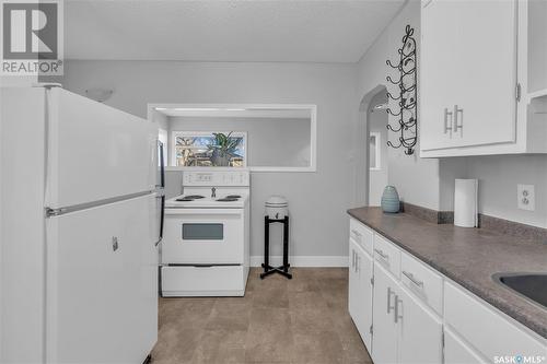 927 Elphinstone Street, Regina, SK - Indoor Photo Showing Kitchen