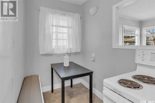 927 Elphinstone Street, Regina, SK - Indoor Photo Showing Kitchen