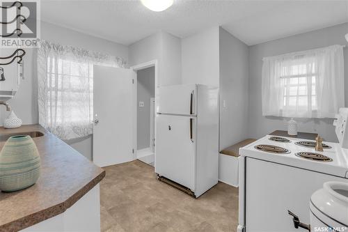 927 Elphinstone Street, Regina, SK - Indoor Photo Showing Kitchen