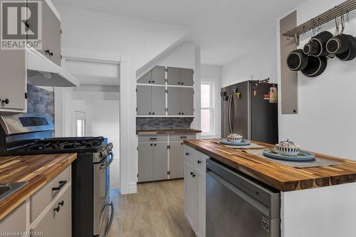 545 Grace St Street, Woodstock, ON - Indoor Photo Showing Kitchen