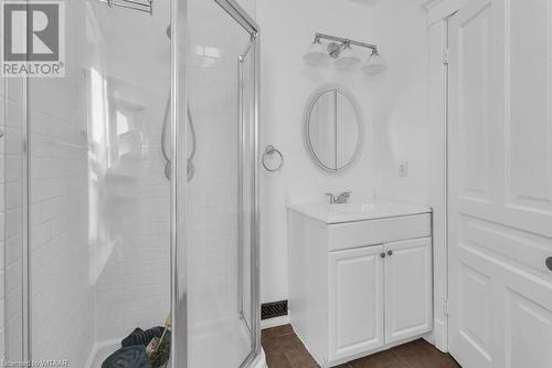 545 Grace St Street, Woodstock, ON - Indoor Photo Showing Bathroom