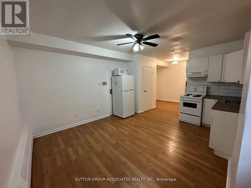 101 - 52 Metcalfe Street, Toronto, ON - Indoor Photo Showing Kitchen