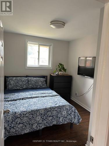 744 Olive Avenue, Oshawa, ON - Indoor Photo Showing Bedroom