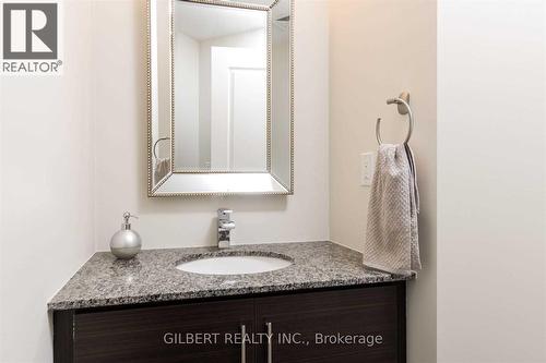 907 - 9255 Jane Street, Vaughan, ON - Indoor Photo Showing Bathroom