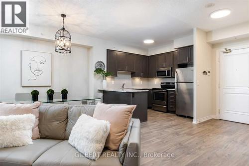 907 - 9255 Jane Street, Vaughan, ON - Indoor Photo Showing Kitchen With Upgraded Kitchen