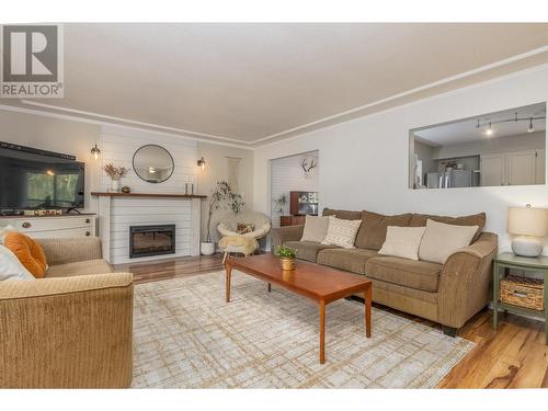 5121 14 Street Ne, Salmon Arm, BC - Indoor Photo Showing Living Room With Fireplace