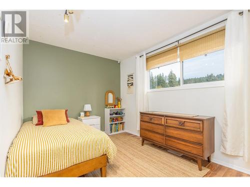 5121 14 Street Ne, Salmon Arm, BC - Indoor Photo Showing Bedroom