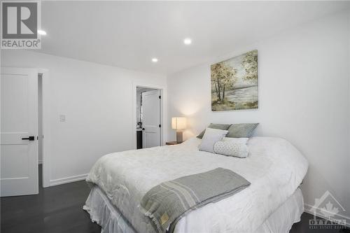 3368 Baskins Beach Road, Dunrobin, ON - Indoor Photo Showing Bedroom