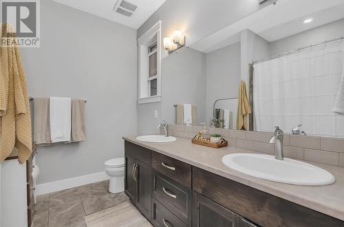 2374 Tallus Green Crescent, West Kelowna, BC - Indoor Photo Showing Bathroom