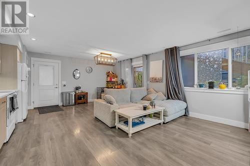 2374 Tallus Green Crescent, West Kelowna, BC - Indoor Photo Showing Living Room