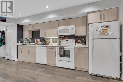 2374 Tallus Green Crescent, West Kelowna, BC - Indoor Photo Showing Kitchen