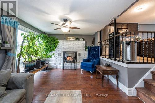 8 Wells Crescent, Barrie, ON - Indoor Photo Showing Living Room With Fireplace