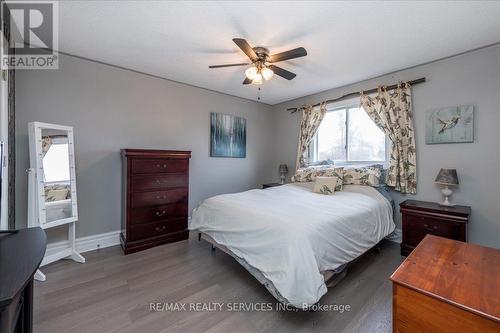 8 Wells Crescent, Barrie, ON - Indoor Photo Showing Bedroom