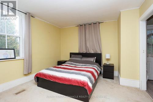 163 Sturgeon Point Road, Kawartha Lakes (Fenelon Falls), ON - Indoor Photo Showing Bedroom